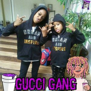 Meet your Posher, Fatima